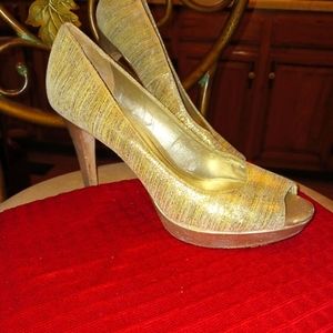 Antonio Melani Women's Gold Leather Heels Size 8 1/2